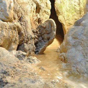 Grotten van Rescia/Höhlen von Rescia